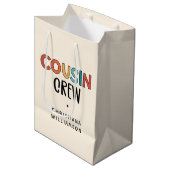いとこパーソナライズされたの贈り物にマッチするいとこのクルー ミディアムペーパーバッグ (正面アングル)