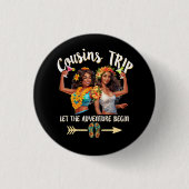 いとこ旅行ブラックウィメンズバケーションアドベンター 缶バッジ (正面)