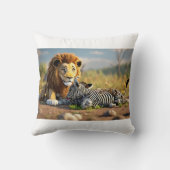いのちの輪：野生のライオンの饗宴 クッション (裏面)
