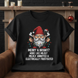 いらだつクリスマスノームと絡まるイルミネーション 黒猫 Tシャツ