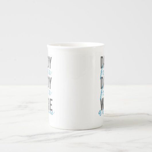 いるところ家族の叙情詩的な歌のおもしろいなお父さん指 ボーンチャイナマグカップ (正面)