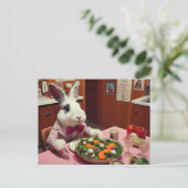 うさぎおもしろいがダイナーAIアートでサラダを注文 ポストカード (スタンド正面)