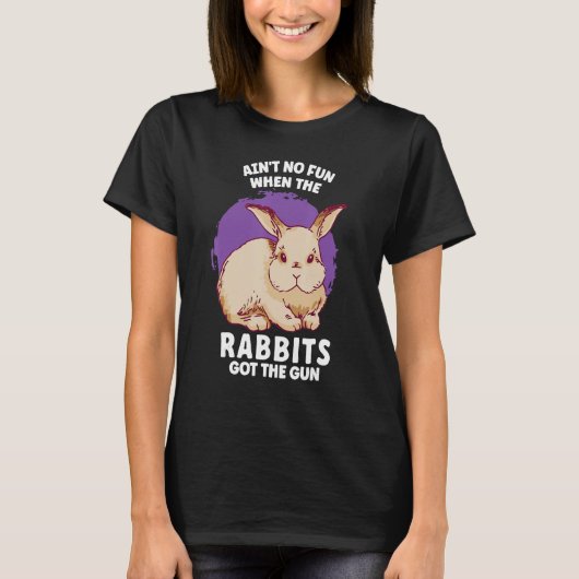 うさぎが銃を飛び回る得とおもしろいは無い Tシャツ (正面)
