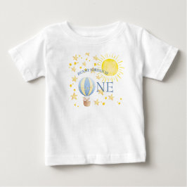 うさぎさん、太陽を一周おめでとう！男の子の1歳の誕生日 ベビーTシャツ