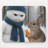 うさぎと険しい顔の雪だるま マウスパッド (正面)