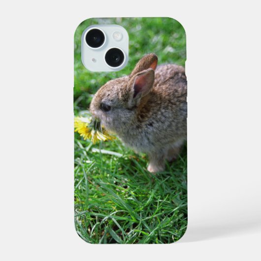 うさぎの赤ちゃんとタンポポのiPhone / iPadケース iPhone 15ケース (裏面)