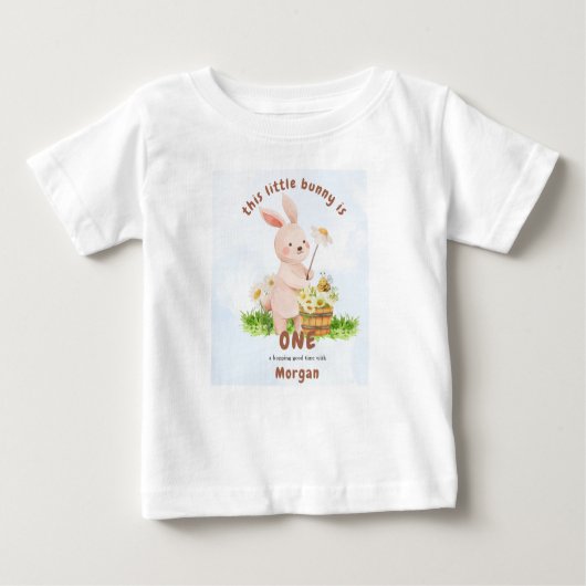 うさぎの1歳の誕生日 可愛いウサギの赤ちゃん 誕生日 ベビーTシャツ (正面)