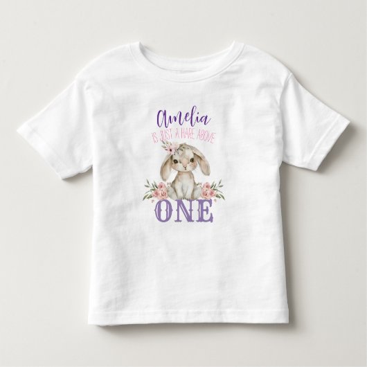 うさぎを超えて 1歳の誕生日シャツ トドラーTシャツ (正面)
