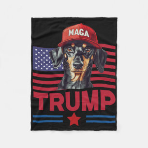 うちの犬もトランプが好きなのね ダックスフンド 巨大ハット フリースブランケット