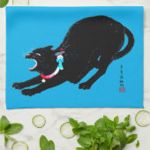 うなり声を上げる黒日本の猫 キッチンタオル (折り畳み)