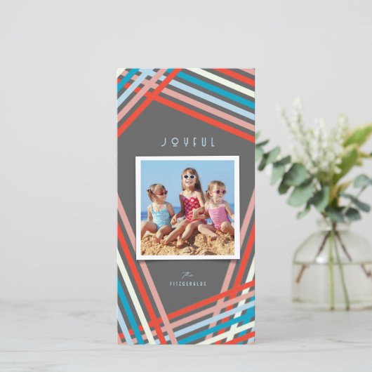 うれしそうなカラフルフェスティバルとおもしろいリボンのストライプ写真 シーズンカード (スタンド正面)