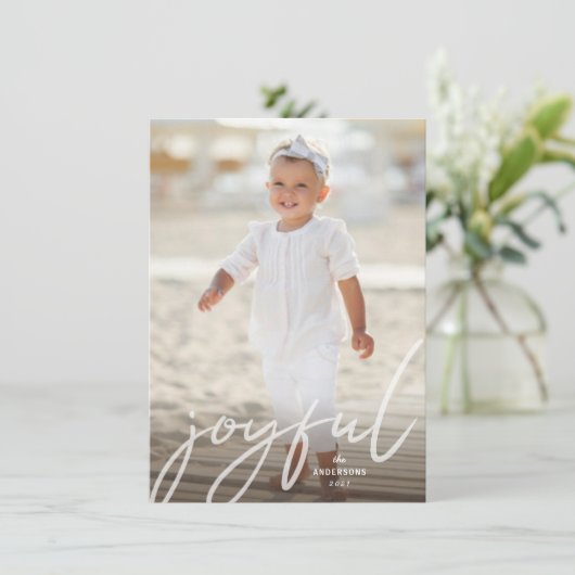 うれしそうなクリスマスホワイト手書きスクリプトの写真 シーズンカード (スタンド正面)