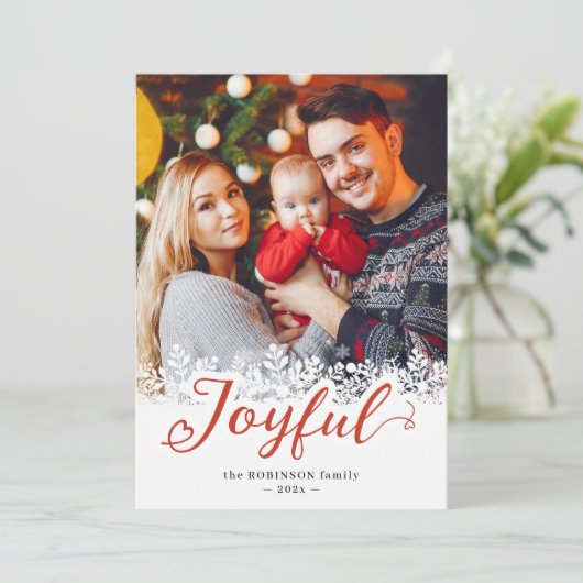 うれしそうなタイポグラフィの雪片クリスマスフォト シーズンカード (スタンド正面)