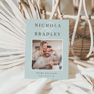 うれしそうなニュース  フォト婚約 案内状