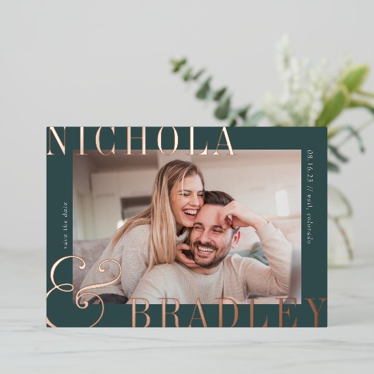 うれしそうなニュース |写真の日付の保存 箔招待状 (立ち正面)