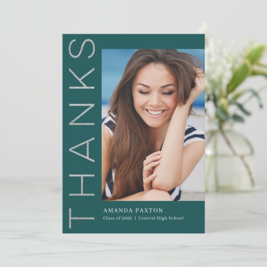 うれしそうな卒業編集可能なカラー卒業ありがとう サンキューカード (スタンド正面)