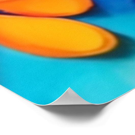 うれしそうな絵を描フローラ ポスター (角)