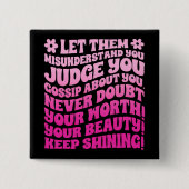 うわさ話を誤解させておけ 缶バッジ (正面)