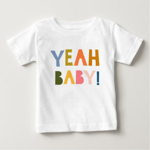 「うんベビー!」 ハッピーハカラフルンドレタリング引用文 ベビーTシャツ