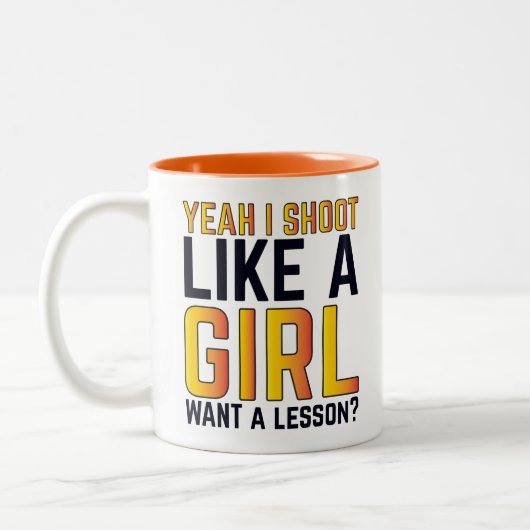 うん女の子がレストレース・レディーハンターが欲しいような撃ち方 ツートーンマグカップ (左)