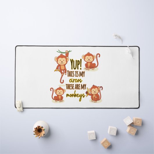 うん！これは私のサーカスこの4匹のサル デスクマット (キッズテーブル)