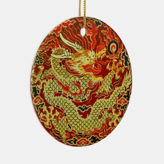 えんじ色で刺繍される金アジアドラゴン セラミックオーナメント (右)