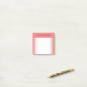 えんじ色の名前のエレガントで軽い珊瑚の背景 ポストイット (デスク上)