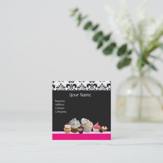 おいしいカップケーキ、デザート、ホットピンクブラックダマスク スクエア名刺 (スタンド正面)