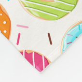 おいしいカラフルはドーナツのトッピングのパターンを振り掛ける フリースブランケット (角)