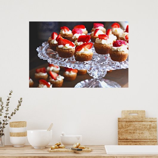 おいしいストロベリーカップケーキのデザート ポスター (キッチン)