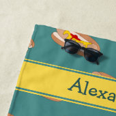 おいしいホットドッグの漫画の食べ物 – あなたの名前 ビーチタオル (インサイチュ)