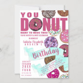 おいしい可愛いピンクティール（緑がかった色）ドーナツ水彩誕生日 マグネット招待状 (正面)
