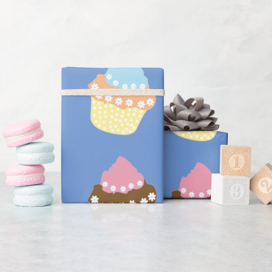 おいしい飾誕生日カップケーキ ラッピングペーパー (ベビーシャワー)