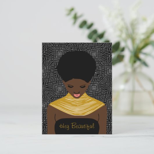 おい部族のネックレスで美しい黒人女性 ポストカード (スタンド正面)