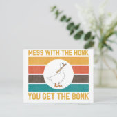 おおもしろい前がボンを手に入れるのはガチョウの糞 ポストカード (スタンド正面)