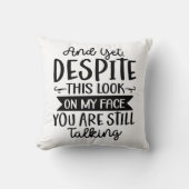 おおもしろい前はまだ話している クッション (正面)