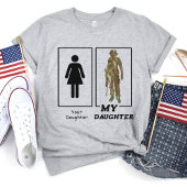 おおもしろい嬢さん私の娘軍隊母パパ Tシャツ