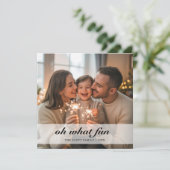 おお、なんて楽しいタイポグラフィスクリプトのホリデーフォトカードだろう！ シーズンカード (スタンド正面)