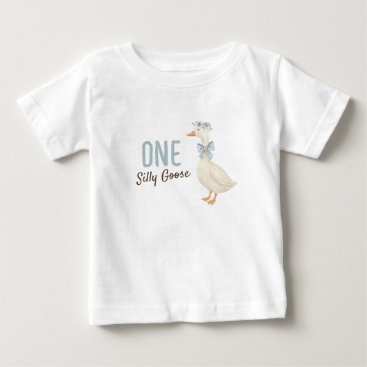 おかしいガチョウの少年 初めての誕生日 ベビーTシャツ (正面)
