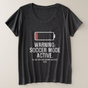 おかしいサッカーモードアクティブ低バッテリー故障 プラスサイズTシャツ