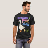 おかしい小さなガチョウの妊娠 Tシャツ (正面フル)