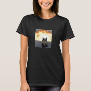 おかしい猫の爆発 Tシャツ