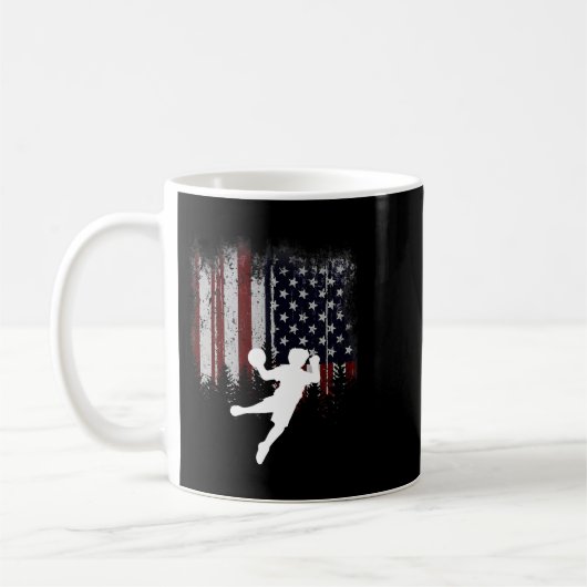 おかしなアメリカ国旗のドッジボール コーヒーマグカップ (左)