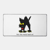 おかしなハロウィーンブラックキャットアーチバックマスクのジョーク デスクマット (正面)