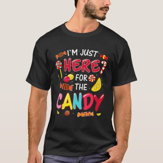 おかしなハロウィーン用のお菓子Gを食べに来たところだ Tシャツ (正面)