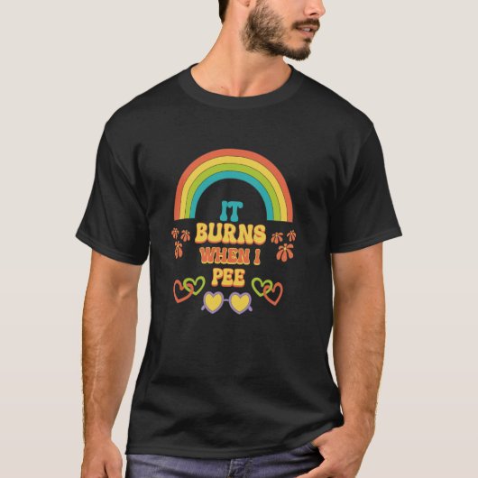 おしっこ時の恥ずかしい面白い失言 Tシャツ (正面)