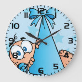 おしゃぶりをくわえた赤ちゃんがスリングの中で眠っている ラージ壁時計 (正面)