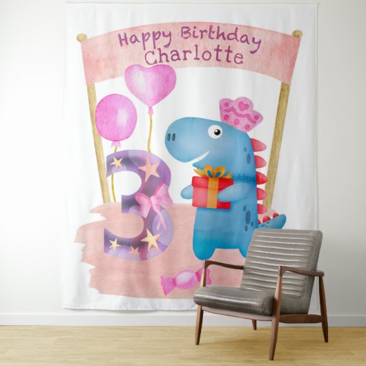 おしゃれでかわいい恐竜ちゃん 3歳の誕生日 タペストリー (インサイチュ)
