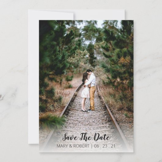 おしゃれでシンプルな、写真付きの「Save The Date」テンプレート（縦） 招待状 (正面)