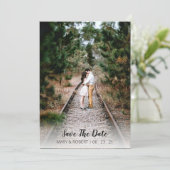 おしゃれでシンプルな、写真付きのSave the Dateテンプレート(縦) 招待状 (スタンド正面)